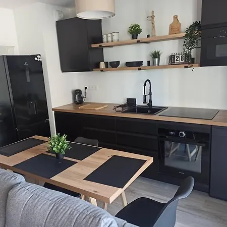 Centre Ville, Parking, Transport En Commun Au Pied De L'immeuble Apartamento